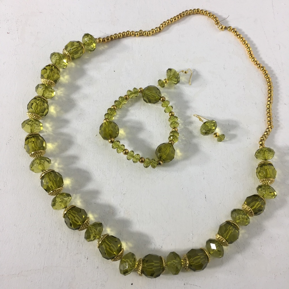 Vintage Green Gold Tone Beaded Jewelry Set
